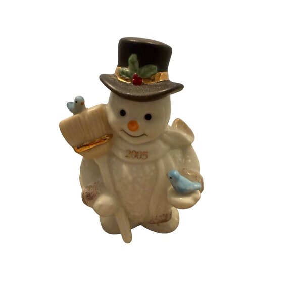 Lenox Friendly Fellow 2005 Snowman Collection Figurine Broom Bird Holiday table - Picture 4 of 9